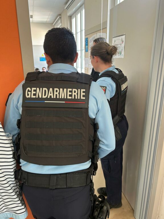 Visite des Gendarmes
